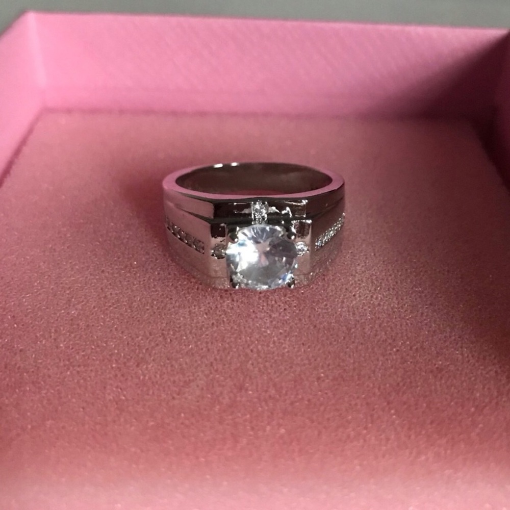 Mens Sterling Silver Cubic Zirconia Solitaire Ring in Silver